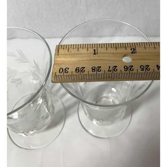 2 Vintage Cordial Glasses Etched Floral Leaf Design 4" Wine Juice - Picture 4 of 6